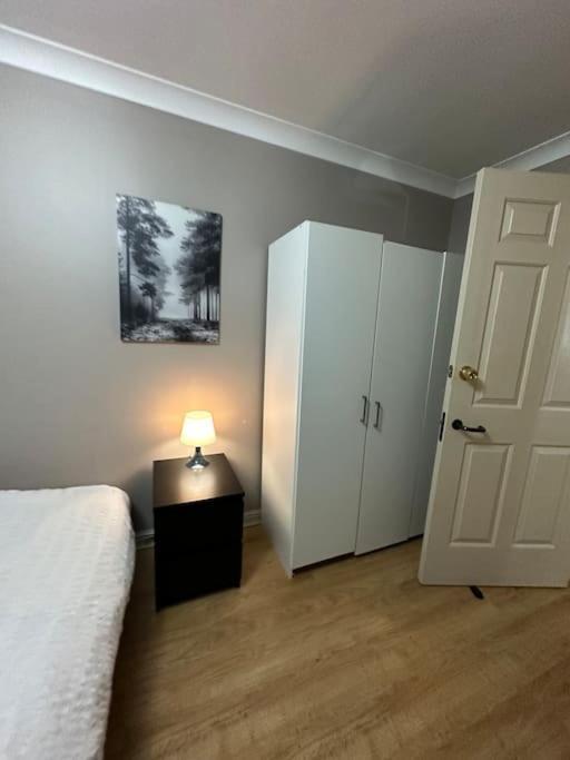 A 2 Standard Bedrooms Flat Appartamento Londra