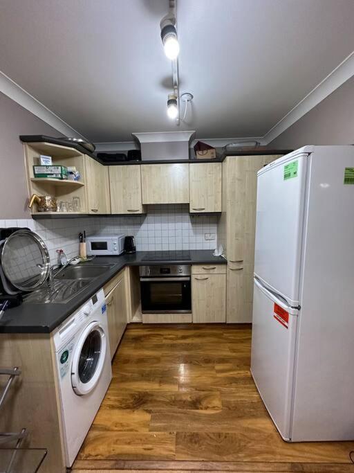 Appartamento A 2 Standard Bedrooms Flat Londra